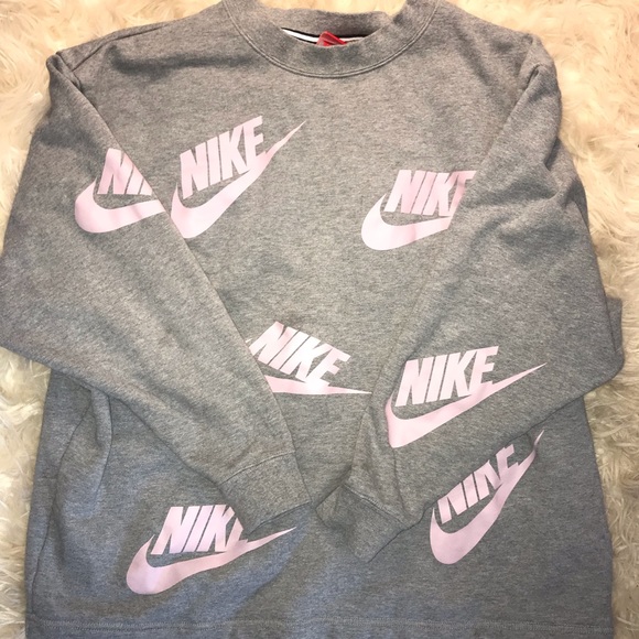 Nike Sweaters - Nike Sweatshirt